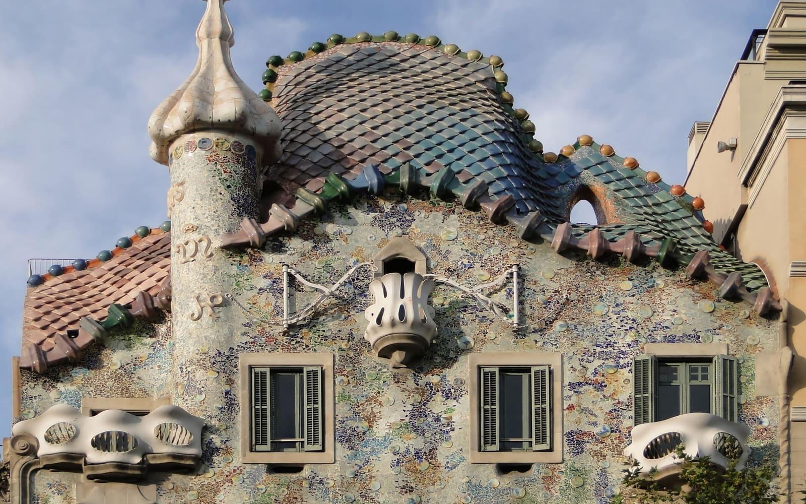 Fachada modernista de la Casa Batlló de Gaudí en Barcelona