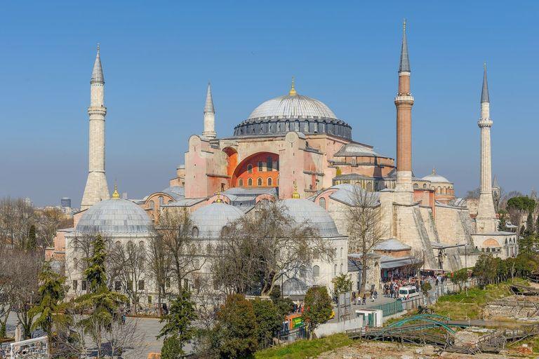 Santa Sofía con sus minaretes, Estambul