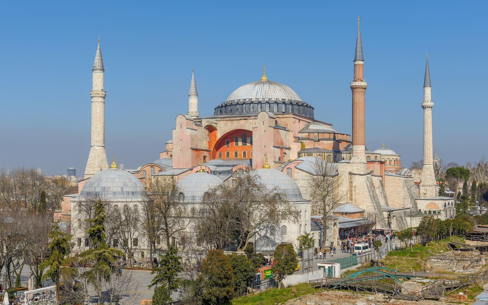 Santa Sofía con sus minaretes, Estambul